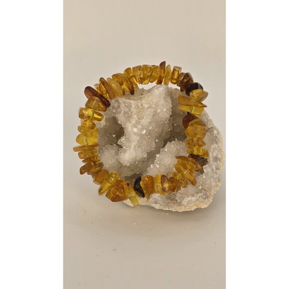 Strawberry Moon & Co Jewelry - Amber Chip Stretch Bracelet